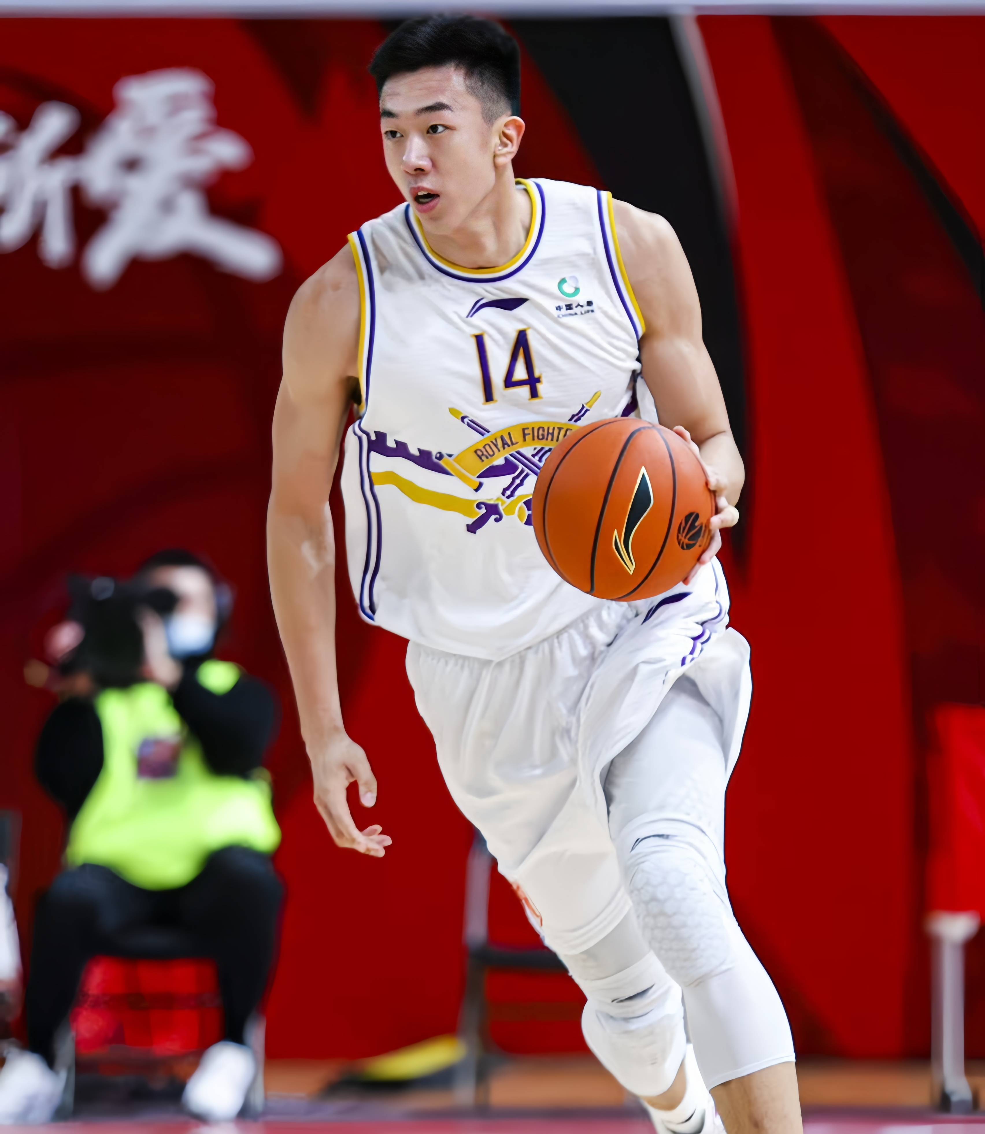 cba总决赛解说词_(郭彩云接机cba总冠军辽宁男篮讲话全文)