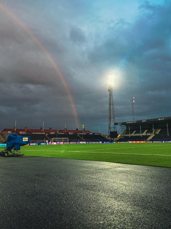 曼城尤文热刺将挑战“闪耀哥”主场球场位于北极圈的简单介绍