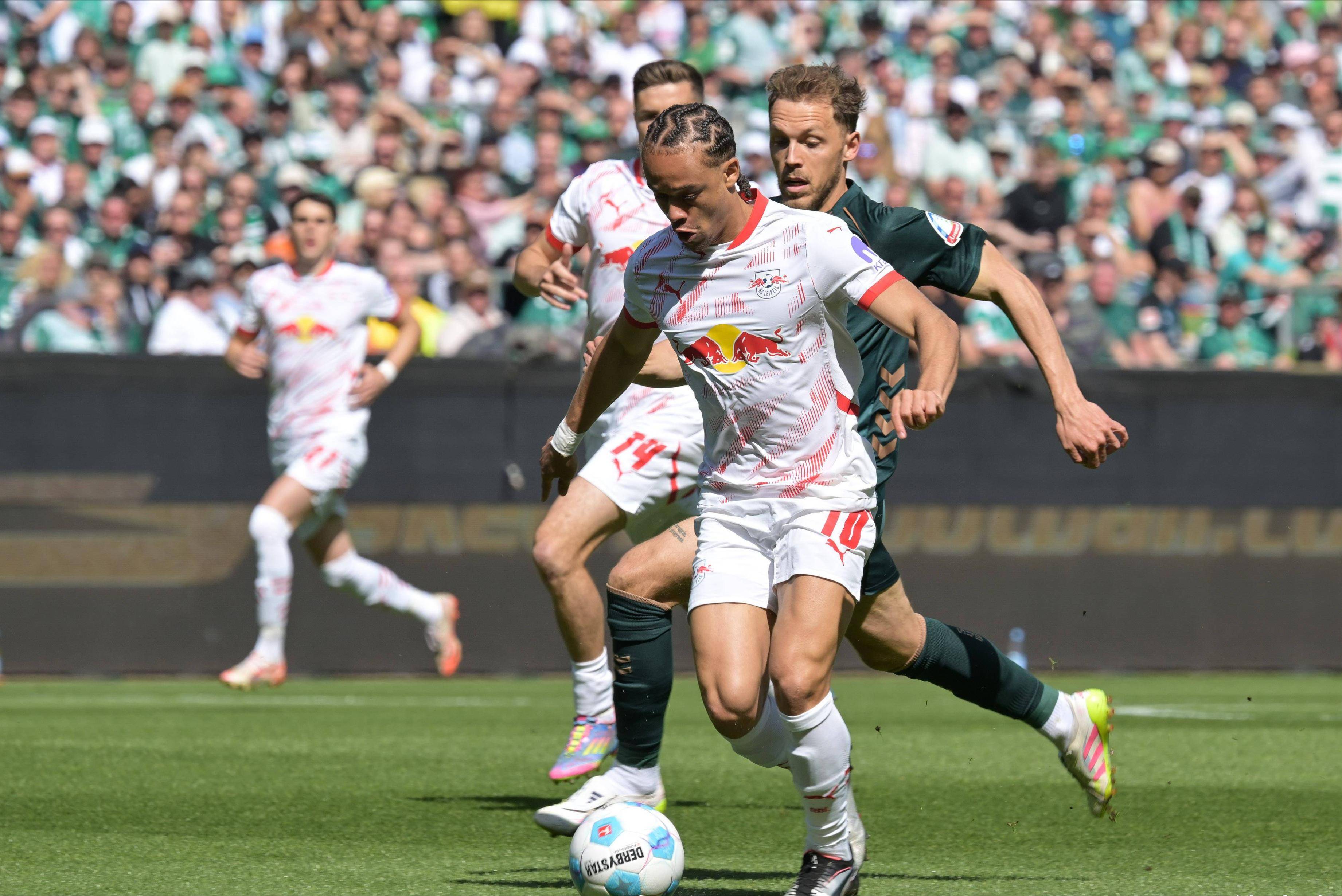 德甲弗赖堡2-2法兰克福伯卡特梅开二度格里福任意球破门的简单介绍 第1张 德甲弗赖堡2-2法兰克福伯卡特梅开二度格里福任意球破门的简单介绍 第1张