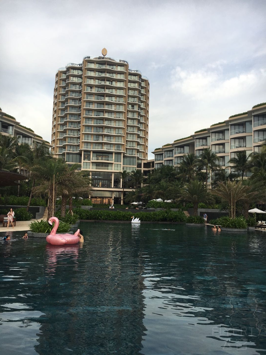 贝林厄姆兄弟前往西班牙度假好友一同前往的简单介绍