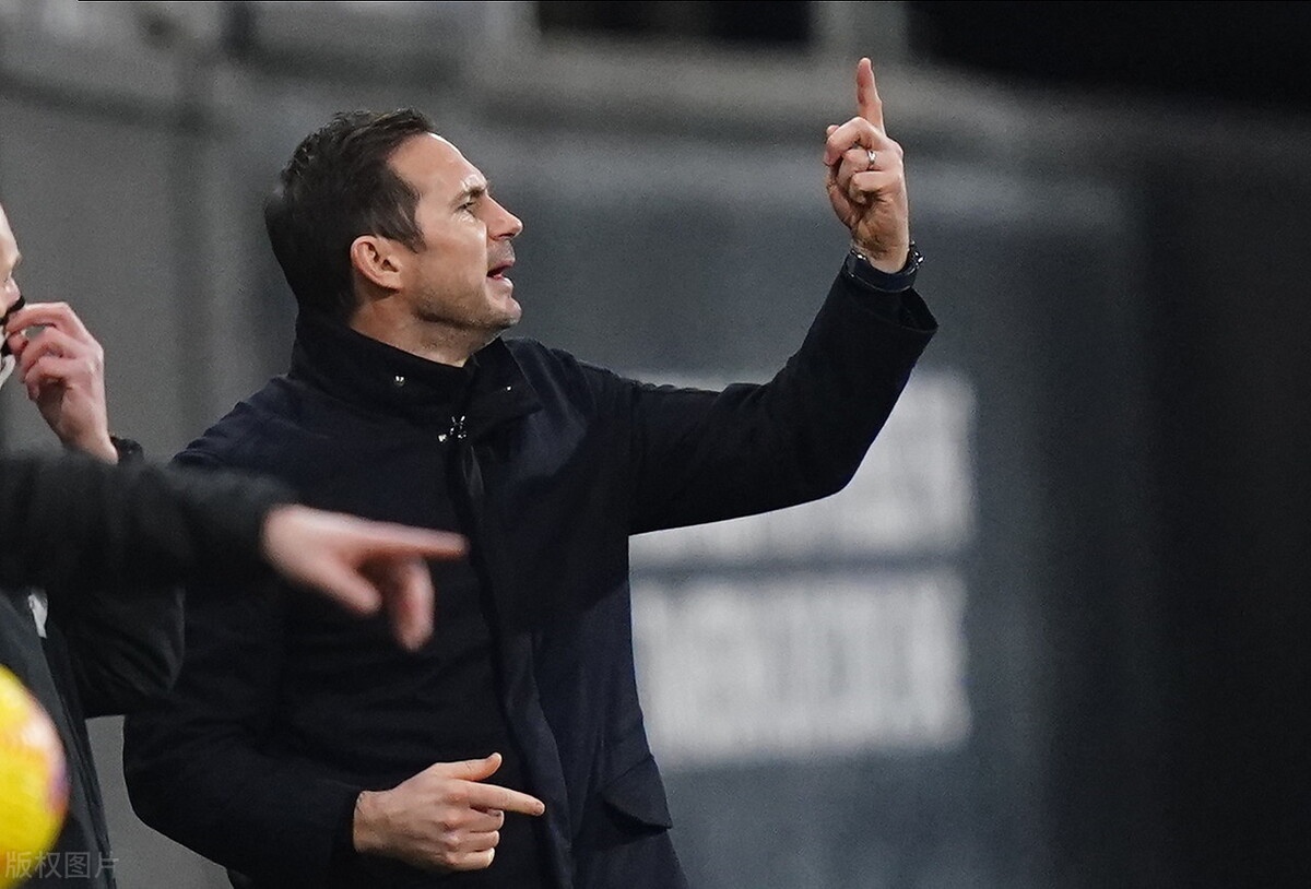 包含热刺球迷辱骂芒特被捕球员本人并不知情的词条