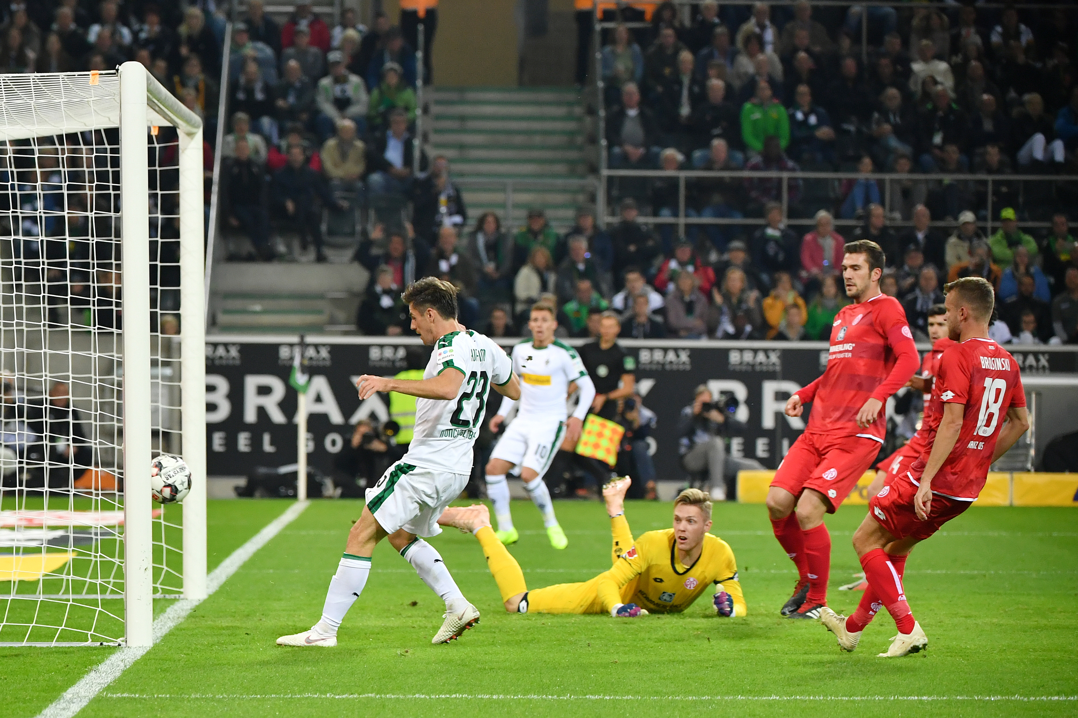 包含德甲圣保利VS门兴格拉德巴赫前瞻门兴为联赛至今收获0胜的球队的词条  第1张