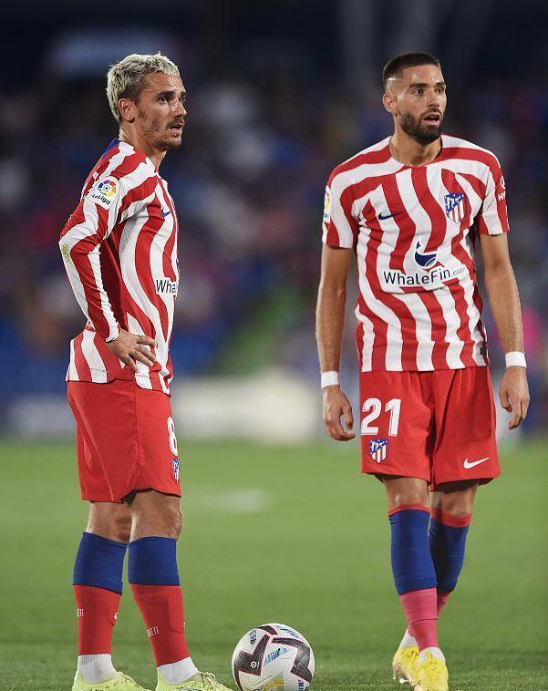 关于马竞与波尔图赛前为若塔默哀此前因车祸去世已过去1个月的信息  第1张