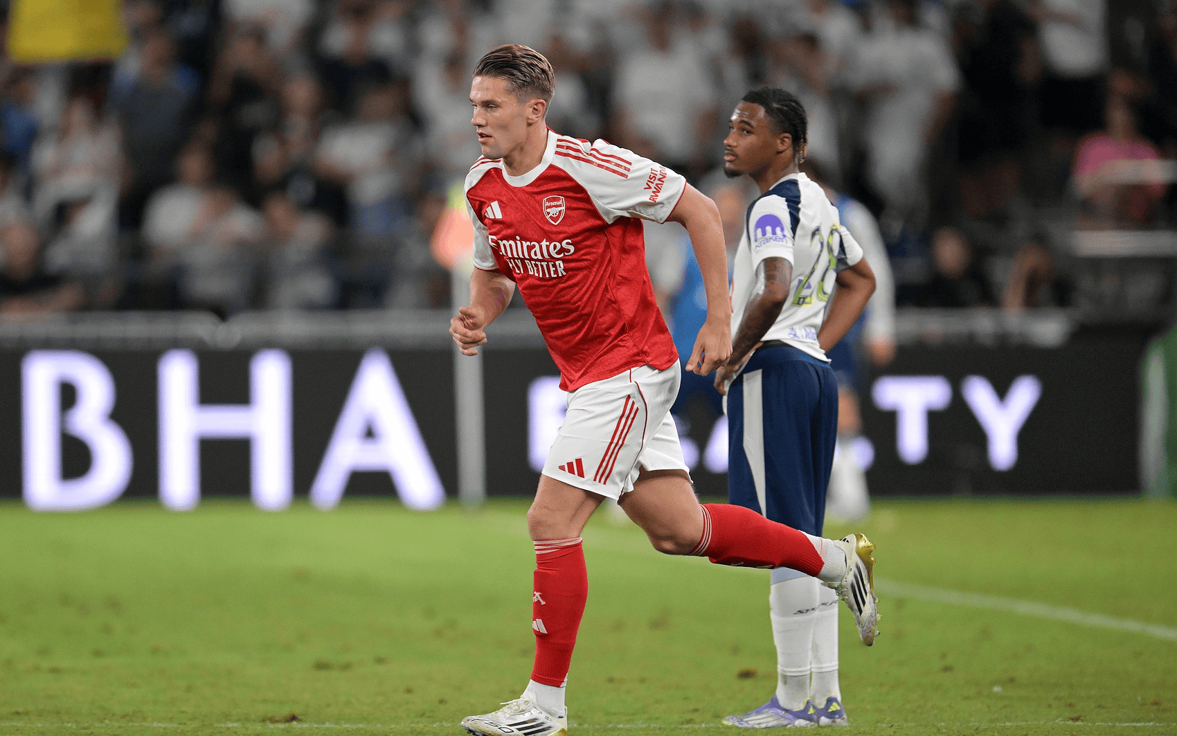 阿森纳VS曼联强强碰撞免费直播地址速存的简单介绍  第2张