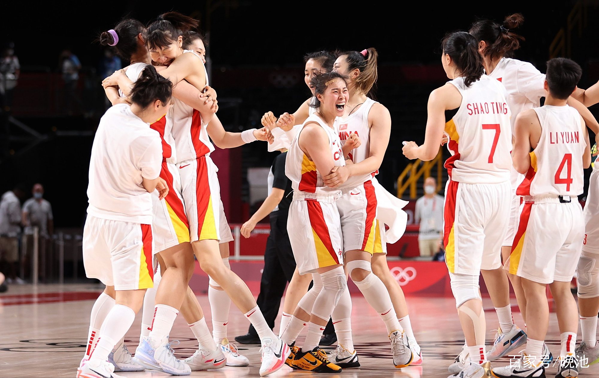 包含匈女联:戈约尔女篮VS采格莱迪女篮的词条