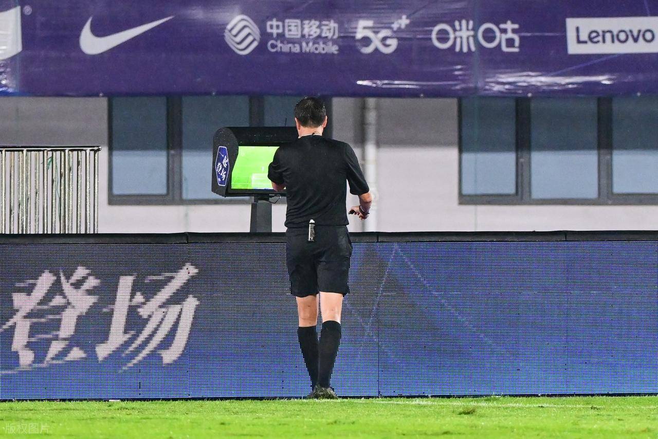 关于36岁张呈栋赛季提前结束因辱骂裁判遭到禁赛的信息 第2张 关于36岁张呈栋赛季提前结束因辱骂裁判遭到禁赛的信息 第2张