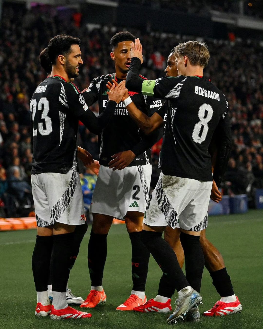 伦敦球队夺得三座冠军奖杯阿森纳三连亚略显尴尬的简单介绍 第2张 伦敦球队夺得三座冠军奖杯阿森纳三连亚略显尴尬的简单介绍 第2张