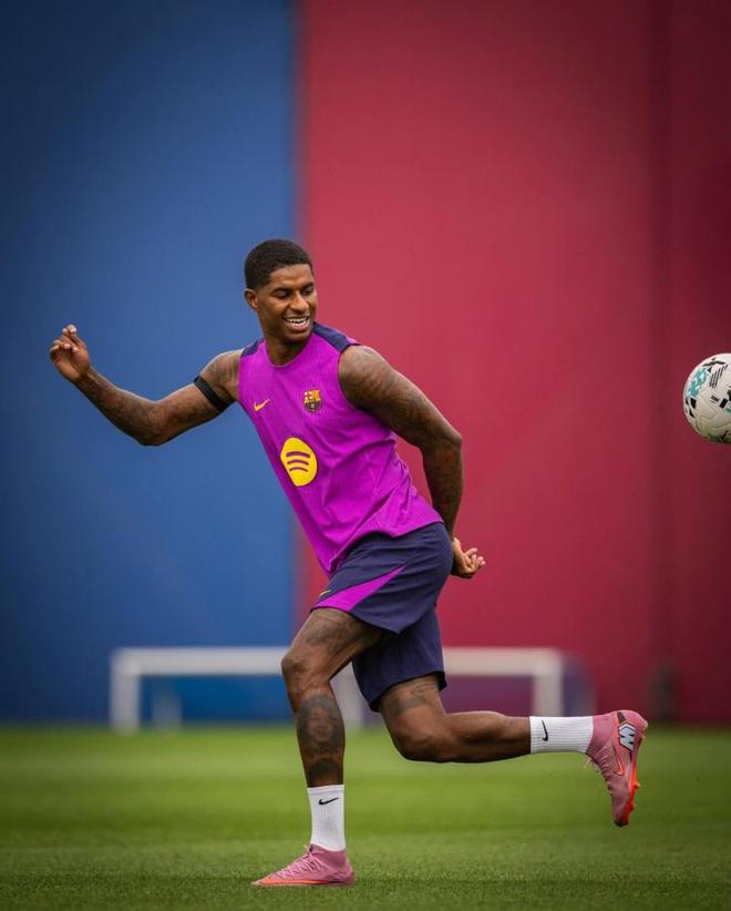 拉什福德社媒晒照纪念首秀在热身赛中登场的简单介绍  第1张