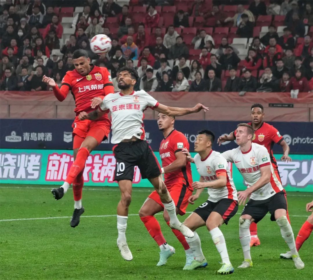 中超长春亚泰1-0青岛西海岸贺一然进球被吹奥莫伊胡安弗破门制胜的简单介绍  第2张