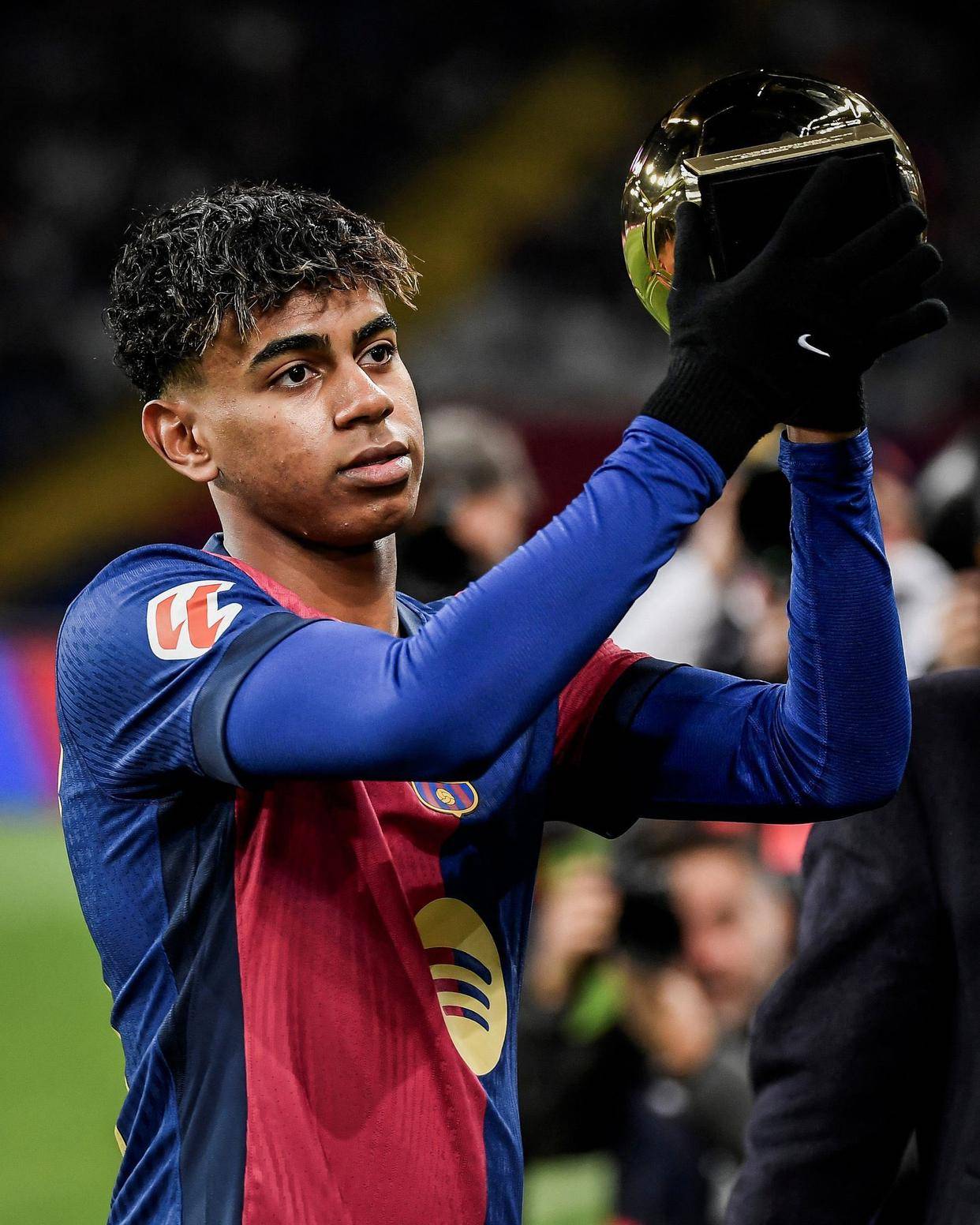 包含亚马尔跻身足坛最高收入前十本赛季收入将达到4300万美元的词条 第1张 包含亚马尔跻身足坛最高收入前十本赛季收入将达到4300万美元的词条 第1张