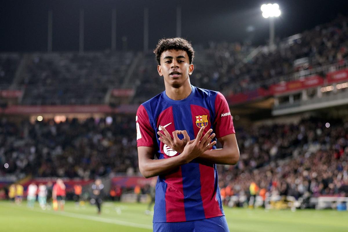 关于巴萨官宣与亚马尔续约新赛季身披10号战袍的信息 第1张 关于巴萨官宣与亚马尔续约新赛季身披10号战袍的信息 第1张