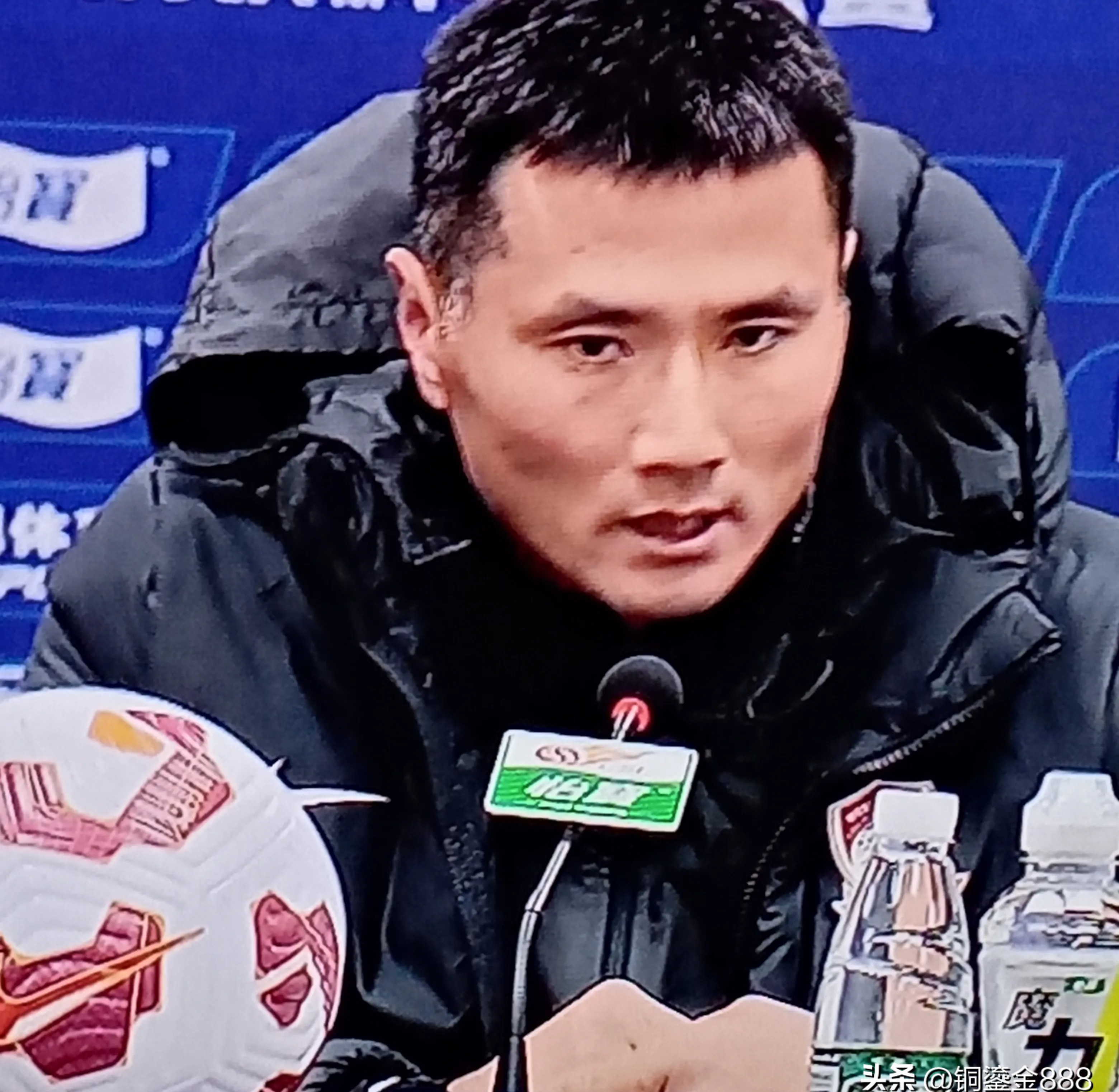 邵佳一履新后首站赴熊猫杯考察球员邵佳一重组新国足的简单介绍