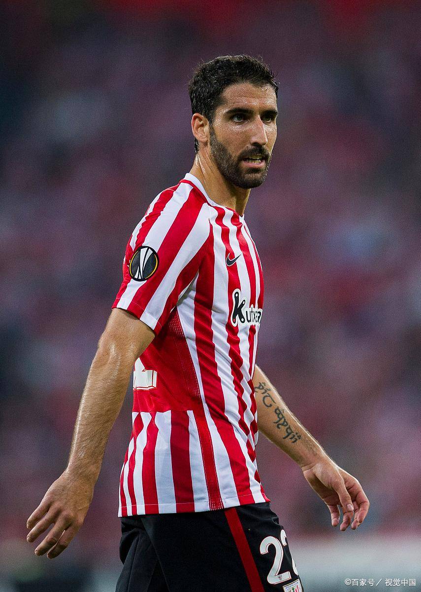 贝西克塔斯有意斯特林球队正在推动交易的简单介绍