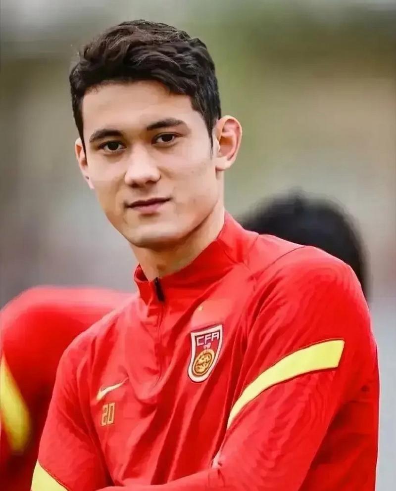 包含张玉宁王上源有望成为国足队长王大雷继续担任第一队长的词条