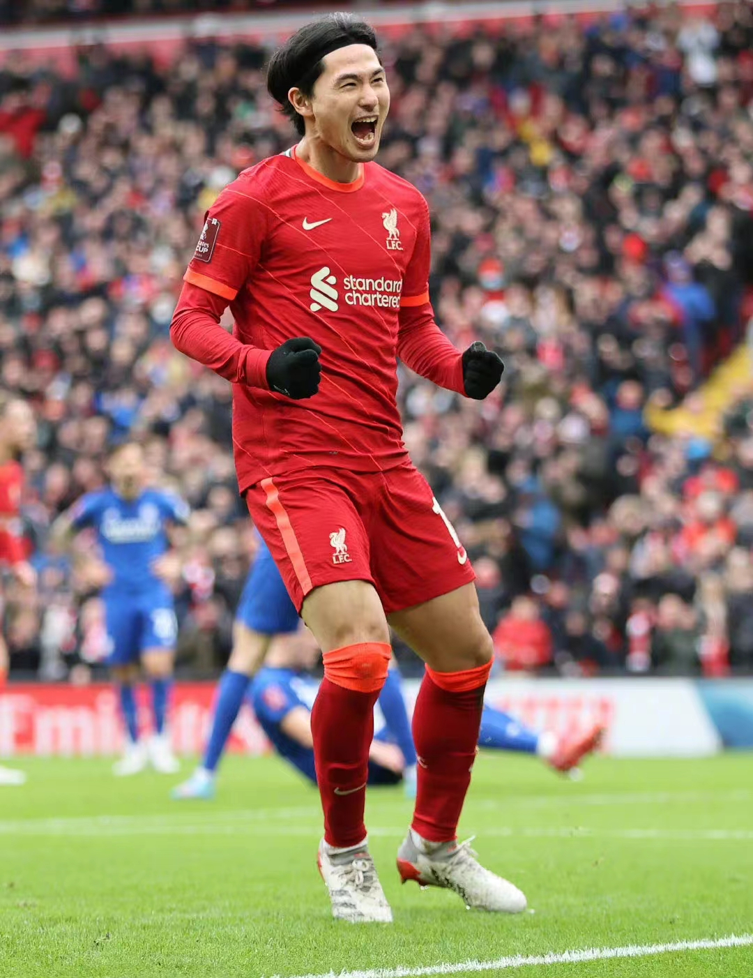 包含友谊赛阿贾克斯2-2摩纳哥南野拓实破门肯尼思-泰勒建功的词条