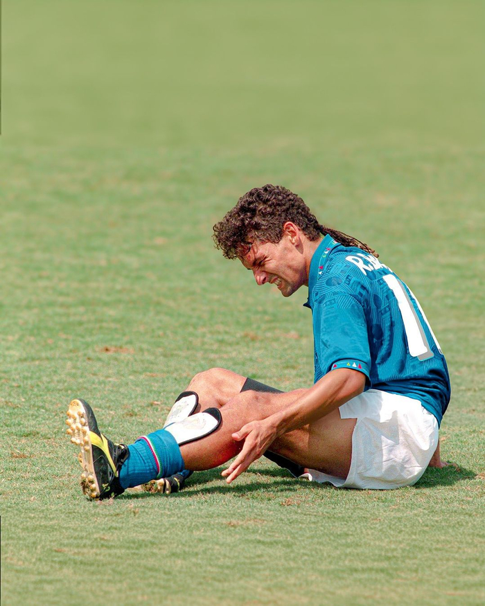 梅西晒与巴乔合影两人温情互动  第1张