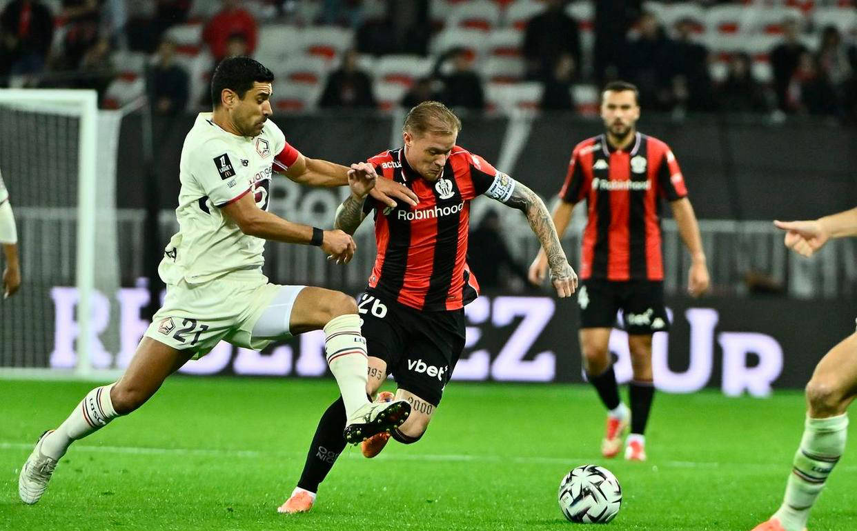 包含法甲尼斯3-2里昂迪奥普传射建功舒尔茨双响的词条  第1张