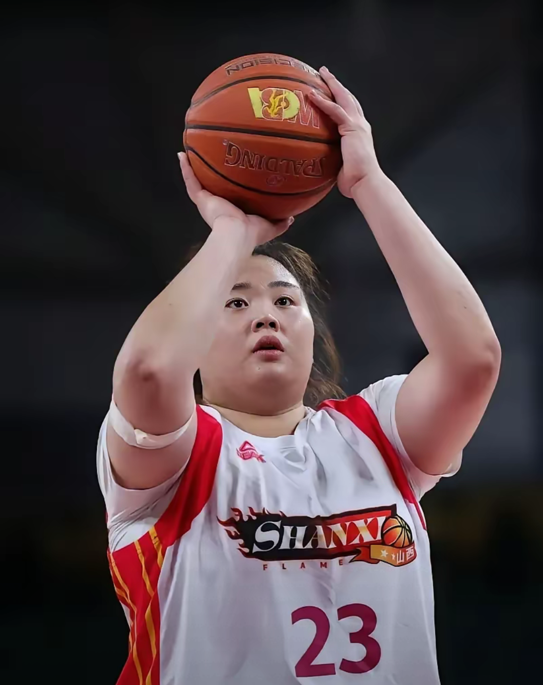 中国女篮大运会夺金以81-69击败美国成功卫冕的简单介绍