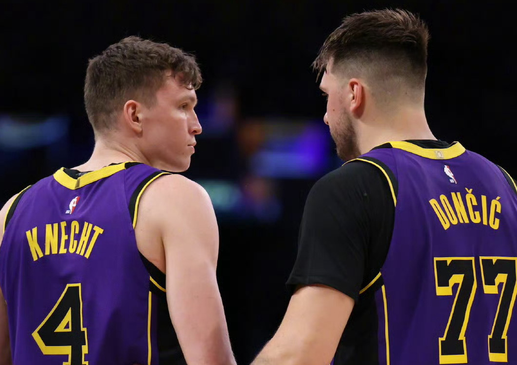 包含欧锦赛官推晒16强战球员高光东契奇、字母哥和约基奇上榜的词条 第1张 包含欧锦赛官推晒16强战球员高光东契奇、字母哥和约基奇上榜的词条 第1张