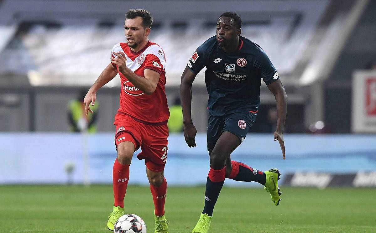 荷甲前进之鹰vs鹿特丹斯巴达前瞻预测两队迎来本赛季首次交手的简单介绍  第1张