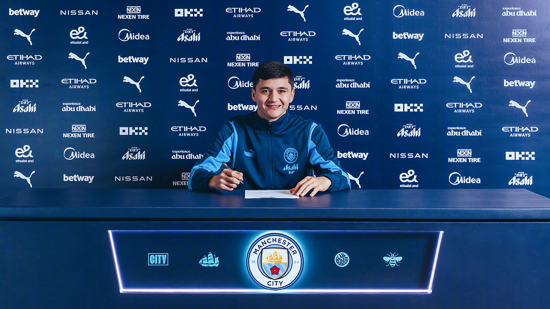 胡桑诺夫退出乌兹别克名单球员小腿受伤的简单介绍  第2张