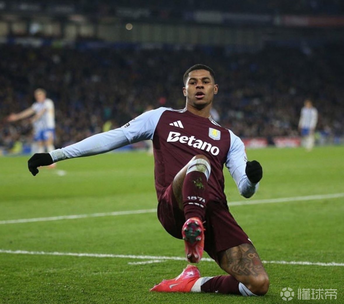 拉什福德携神秘金发女子度假去年与前女友分手的简单介绍 第2张 拉什福德携神秘金发女子度假去年与前女友分手的简单介绍 第2张