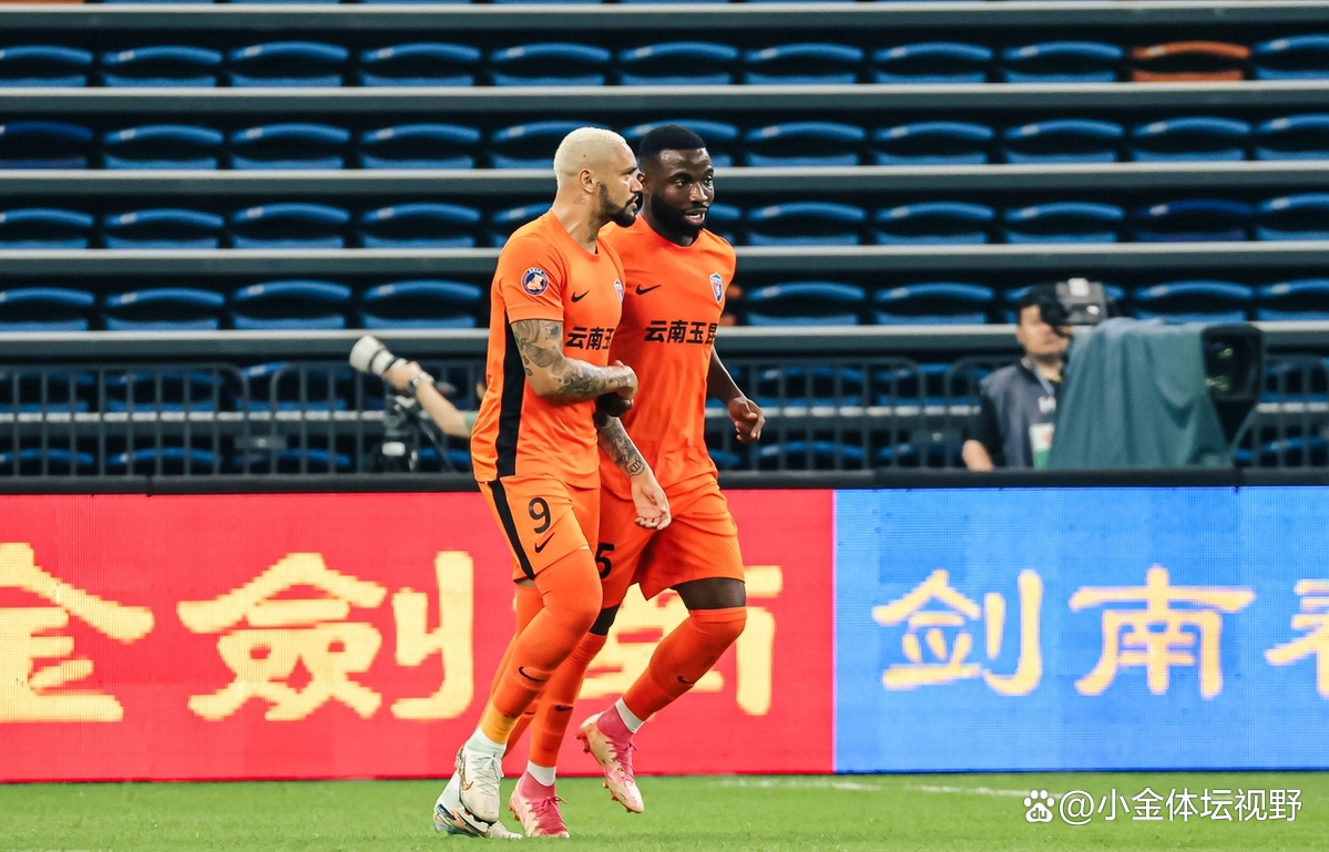 中超云南玉昆1-1长春亚泰张华晨任意球破门奥斯卡点射绝平的简单介绍 第1张 中超云南玉昆1-1长春亚泰张华晨任意球破门奥斯卡点射绝平的简单介绍 第1张