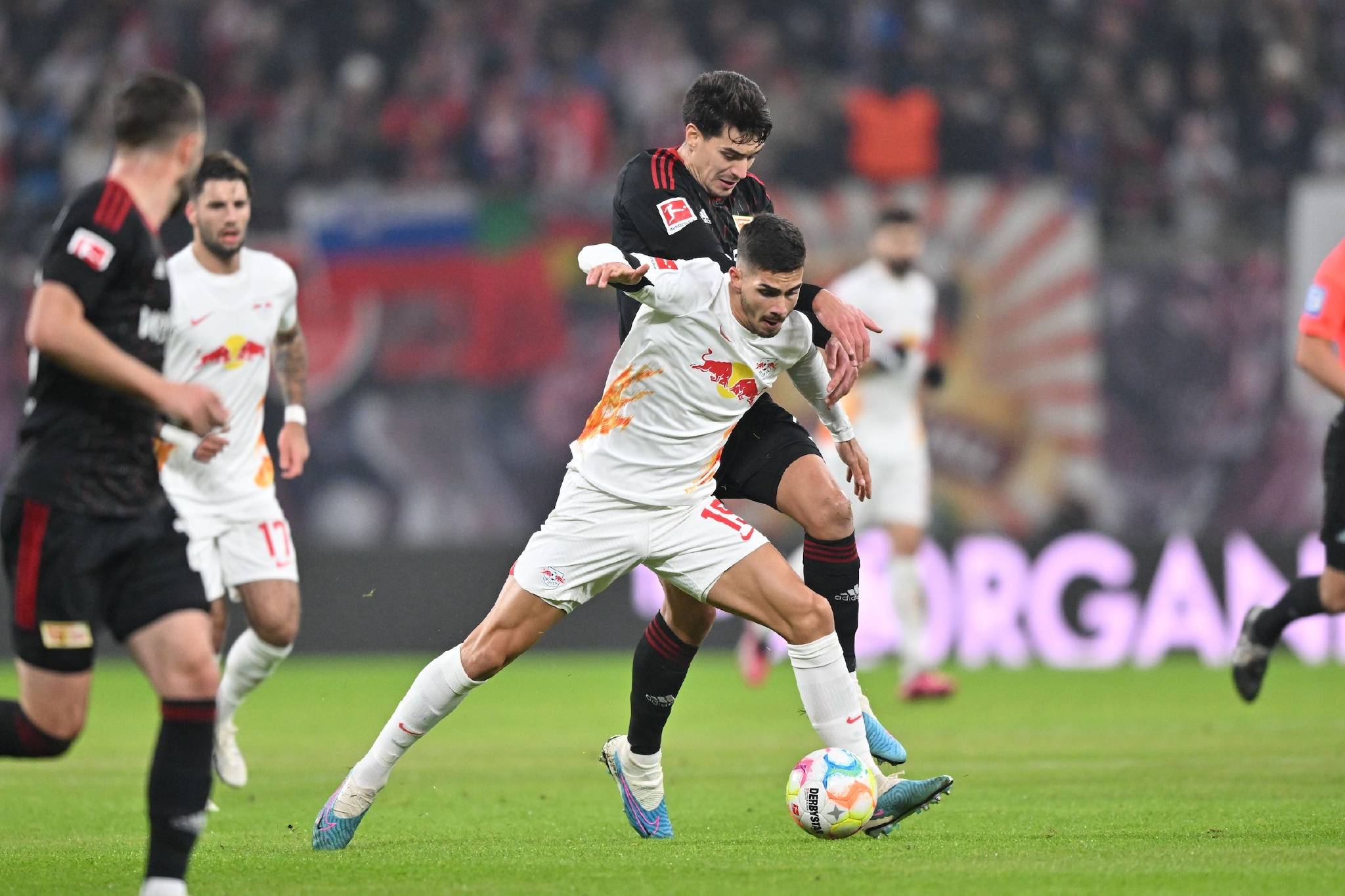 关于沃尔夫斯堡主帅下课球队当前身陷保级边缘的信息