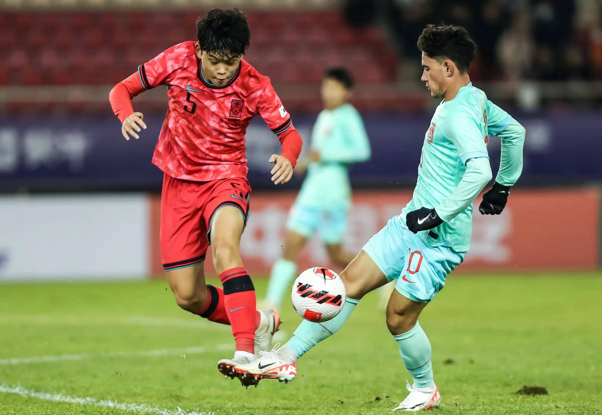 包含U16国少与沙特U16比赛人气高涨现场观众超一万人的词条