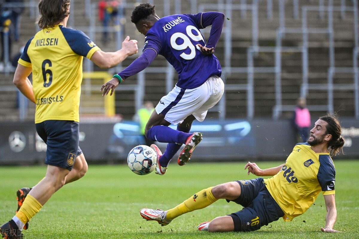 包含日联杯广岛三箭VS福冈黄蜂预测往绩占据三箭今铺翻盘成功的词条